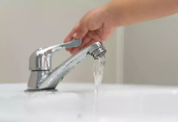 母「静かに遊んでてね？」しかし静かすぎる息子に”違和感”⇒リビングを覗くと【衝撃の光景】に「考えたな」