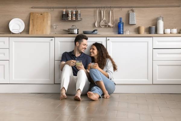 妻の方が高収入で悩む夫。しかし、妻の”愛あるひと言”で「自分も頑張ろう」「愛情の大きさに触れられた」