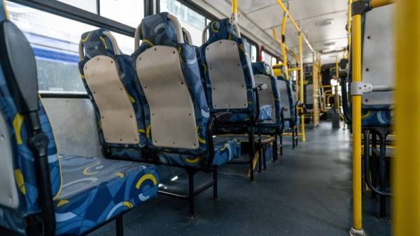 バスの中で…子ども「カカカカって何？」広告に書かれた“本当の文字”とは一体！？