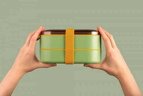 「一体、どんな味に…」お弁当を開けるとカレーが。そして、予想外なトッピングに爆笑！？『甘辛ミックス』『よい思い出』