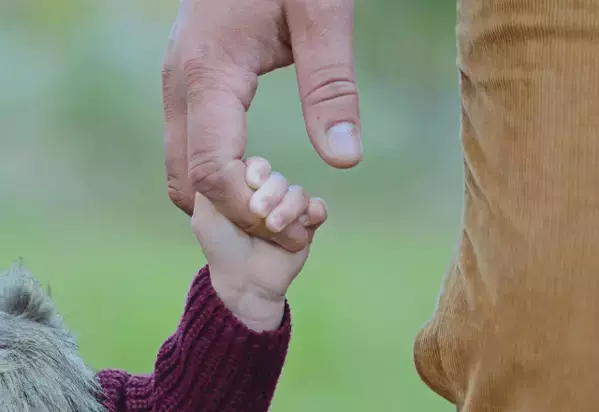 家族を最優先に働くパパ。「前よりも効率を意識してる…」育児との両立で”身につけた習慣”とは