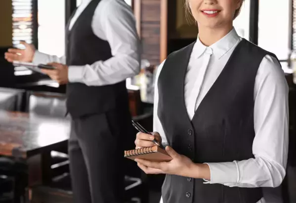 海外のレストランで…「みんなすごいフレンドリー！」恥ずかしかった”挨拶の誤解”とは