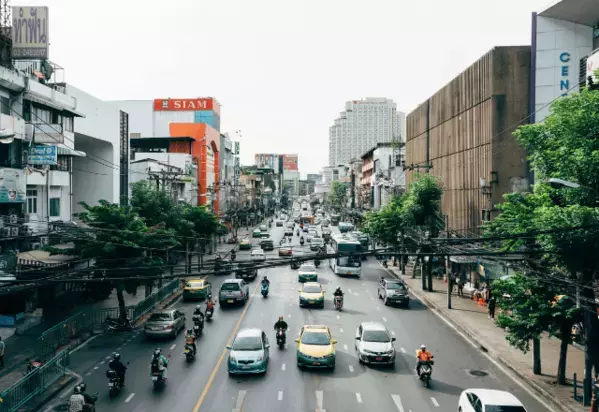 【タイ旅行】道端で寝る人を見かけ…→外で寝る理由を知った瞬間「理解が深まった」