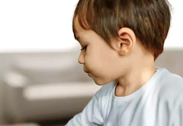 70代の祖父母の家に帰省　コタツでウトウトしている祖父⇒その姿を見た”孫の行動”に「可愛らしい」「親のマネかな」