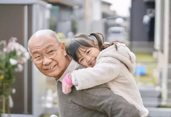 アニメが大好きな5歳孫　80代祖父「おじいちゃんの魔法だぞ」⇒まさかの行動に「かっこいい！」