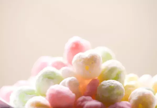 孫に仕送りする祖母　孫「今回はひなあられかな」⇒まさかの間違えに「祖母には今でも秘密」