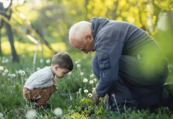 元気のない5歳の孫。すると祖父の“魔法のような”対応に「胸が温かくなった」「親にはかなわない」