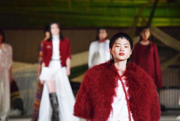 ランウェイにおける服の見せ方の話《水曜のケセラセラ》