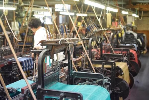 会津木綿の老舗「山田木綿織元」で400年続く伝統工芸に触れる