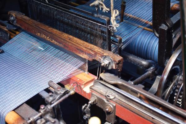 会津木綿の老舗「山田木綿織元」で400年続く伝統工芸に触れる