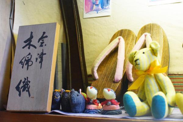 会津木綿の老舗「山田木綿織元」で400年続く伝統工芸に触れる