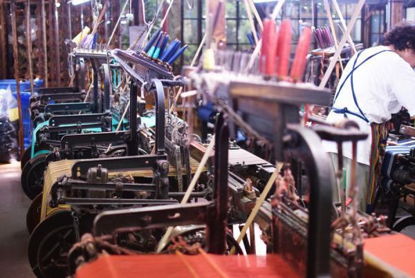 会津木綿の老舗「山田木綿織元」で400年続く伝統工芸に触れる