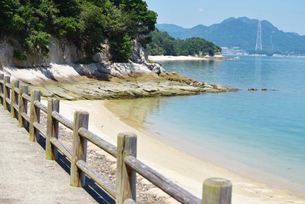 うさぎまみれの島！大久野島でうさぎと触れ合う旅に出る
