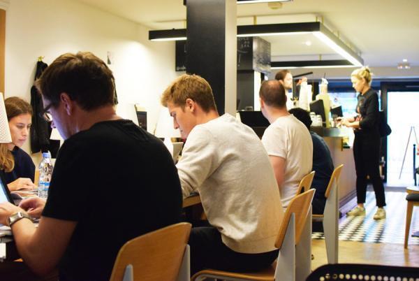 パリで行くべし！電源Wi-Fi完備のお仕事カフェ＆隠れ家バー