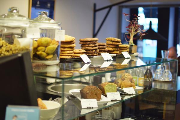 パリで行くべし！電源Wi-Fi完備のお仕事カフェ＆隠れ家バー