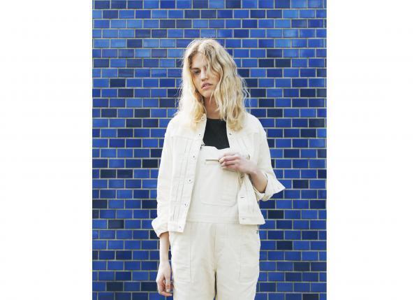 決め手はゆったりシルエット。ボーイッシュなトップスまとめ