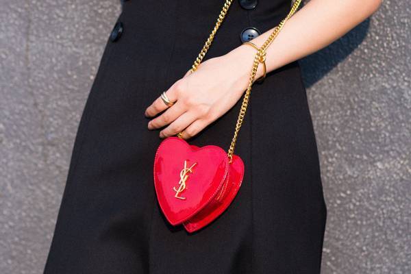 ラクサスでバッグ、レンタルしてみた。憧れブランドバッグと合わせるコーディネート【 #パーティーは戦場 】編