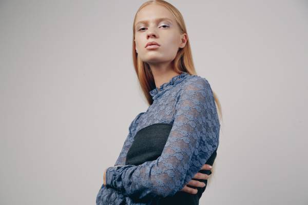 FEMIND TOKYO 2017年冬コレクション 雪のキャンバスに乗せる私色