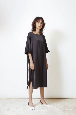 KENJI HIKINO 2018年春夏コレクション 心の波に身を委ねて