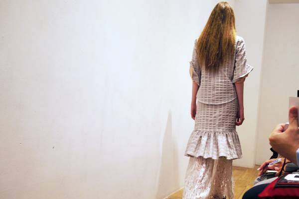 白い壁に記憶を映して - LAMARCK 18SS【ランウェイのケセラセラ】