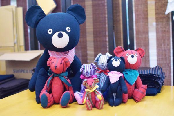 会津木綿のテディベア 「あいくー」が結ぶ、私の笑顔と故郷の空