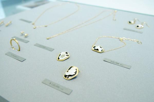 ジュエリーブランドとして更なる高みへ、HASUNAがリブランディングオープン