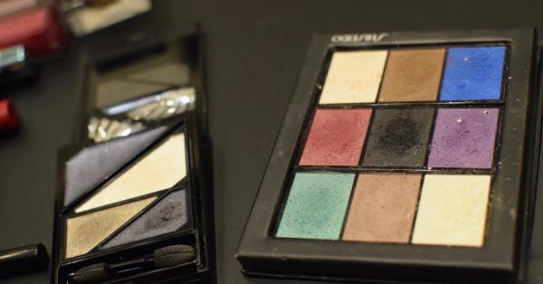 ヘアメイクアーティスト直伝、手持ちのコスメで主役になれるパーティーメイク術の全工程をお見せします