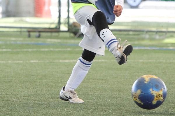 小学生バレーボール体罰　口止め誓約書を配る親の「罪」とは