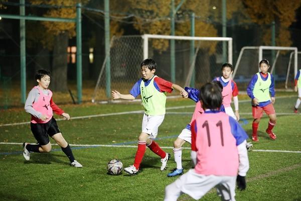 判断力がある子は中学でグッと伸びることも。三菱養和のコーチに聞く、サッカーの判断力を高める方法
