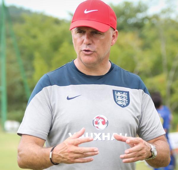 プレミアリーグのベテランスカウトに聞く、サッカーを頑張りたい子どものモチベーションを下げないための注意点