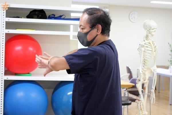 肩甲骨はがしとコア強化で身体の連動性アップ！　Jクラブのドクターが教える家でできるトレーニングのチェックポイント