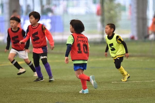 相手やボールとの距離感が理解できない小6、中学入学までに幅と深さの意識を身につけさせる練習を教えて