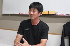 コロナ禍で感じた絆の重要性。オンラインを駆使してコミュニケーションの強化図る 藤枝東・小林公平監督インタビュー