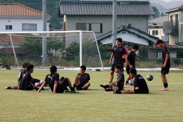 コロナ禍で感じた絆の重要性。オンラインを駆使してコミュニケーションの強化図る 藤枝東・小林公平監督インタビュー