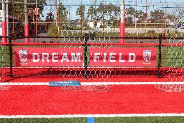 「失敗したからと諦めないで」元Jリーガー、カレン・ロバートさんが育成年代の選手に伝えたいこと