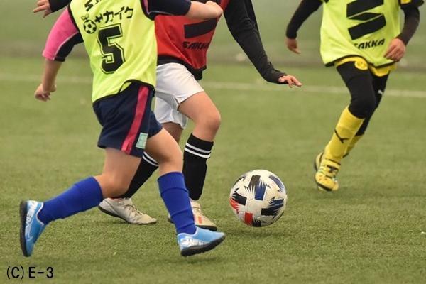 相手にボールを奪われると取り返しに行けない子、ボールの奪い方をどう理解させたらいい？