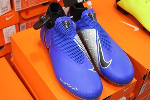 この秋子どもがサッカーを始める人必見！　子どもの足に合うシューズとすね当ての正しい選び方