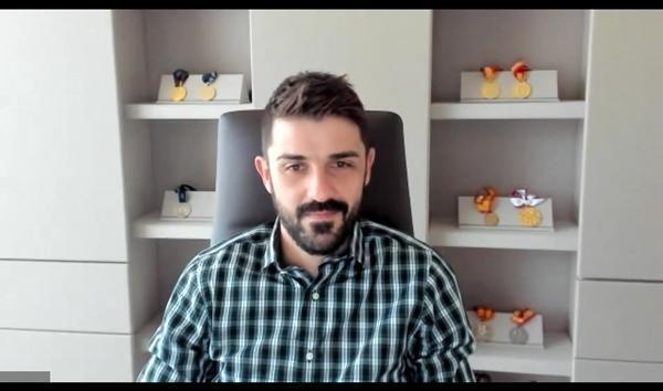 サッカーはボールを持ってない時間が大事。Ｗ杯得点王、元スペイン代表ビジャが日本の子どもにアドバイス