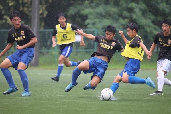 「トレセン歴なし」がほとんどなのに約30人がJリーガーに！　全国常連の強豪サッカー部監督に聞く「個とチームの磨き方」