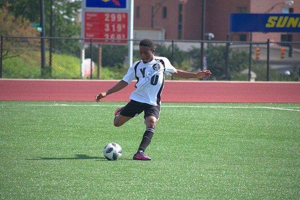 ロングキックの蹴り方は? 初心者でもできるキックのコツも解説