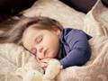 寝る子は育つは本当? 睡眠と成長の関係について解説