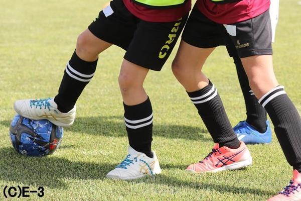 サッカー経験者だが感覚でやってきたので教え方がわからない。U-8からU-12年代は何から教えればいい？