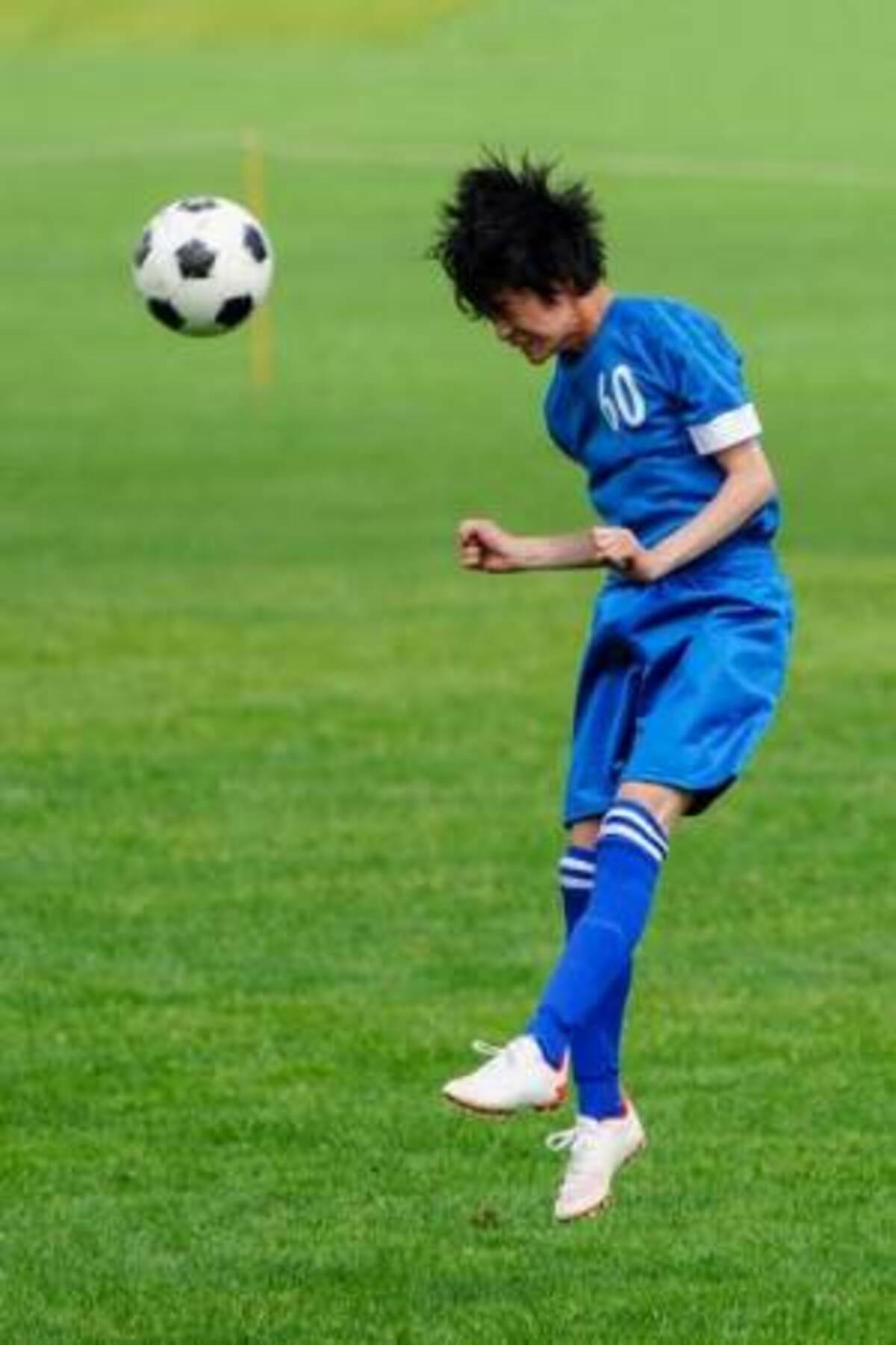 ジュニア年代のヘディングの課題とは 日本サッカー 協会が発表した年代別ヘディング習得のためのガイドライン 5年生 中学生編 21年6月25日 ウーマンエキサイト 1 3