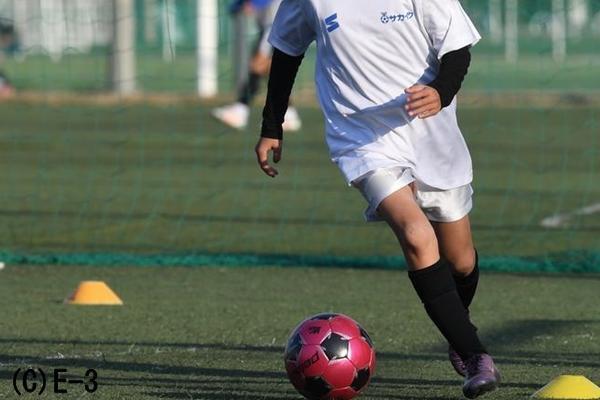ドリブルで相手の逆を作る動きが苦手な子どもたち。相手の動きを予想できるようにするお勧めの練習は？