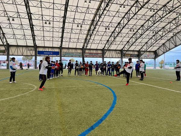 現役Jリーガー・ガンバ大坂ＧＫ東口順昭選手が教えるボールキャッチのコツ、構え方