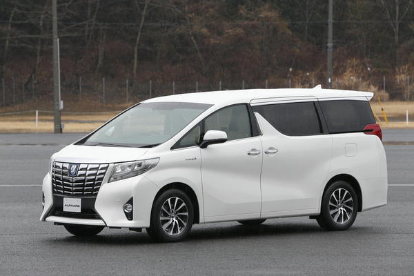 「ファミリーカーは嫌」というこだわり派も納得！　サッカーをする子の親におすすめの車選びのポイント