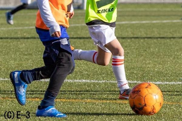 威圧的なコーチに叱られ泣く7歳の息子。抗議する勇気もありません問題