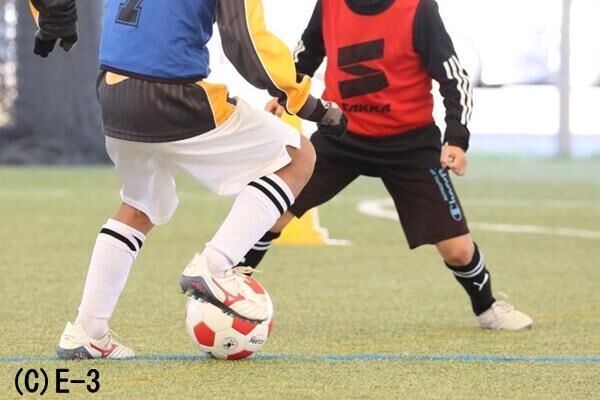 守備時のフィジカルコンタクト を怖がったり ポジショニングを理解してない小6年代に守備の目的と原則を教える方法は 22年5月日 ウーマンエキサイト 3 4