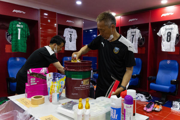 川崎フロンターレも実践！　ユニフォームの"においと汚れ"をすっきり落とす「洗濯」のコツ