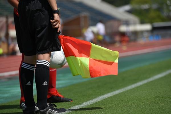 日本サッカー新時代到来、「審判・主審」から「レフェリー」に！